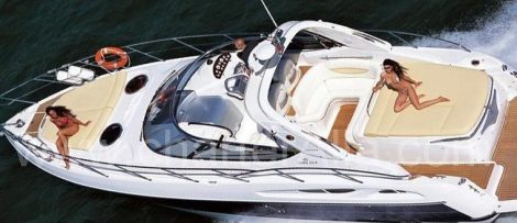 Sonnenbaden an Bord Cranchi 39 Endurance Schnellboot für mit Kapitän in Ibiza mieten