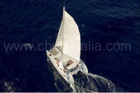 Luftaufnahme des Bootes zur Miete auf Ibiza