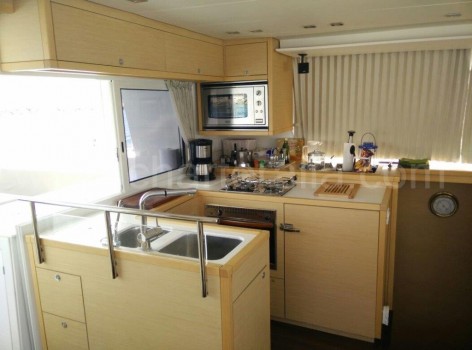 Kitchen on board of the catamaran Lagoon 450