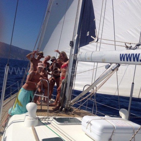 Clients rent boat in Eivissa Charteralia