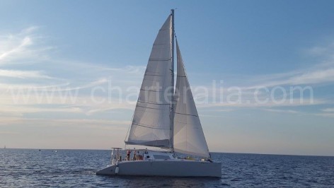 Cat 52 yacht with skipper for rent for overnight stay