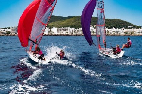 Sailing classes in practice with the nautical club of Santa Eulalia