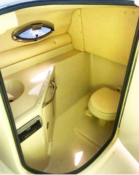Bathroom on board our Sea Ray 270 speed boat for hire
