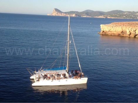 mega catamaran en location au sud de Ibiza