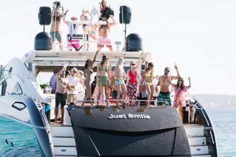Party in de jacht in Ibiza