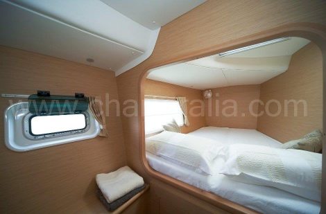 Tweepersoons slaapkamer van de catamaran-Lagoone