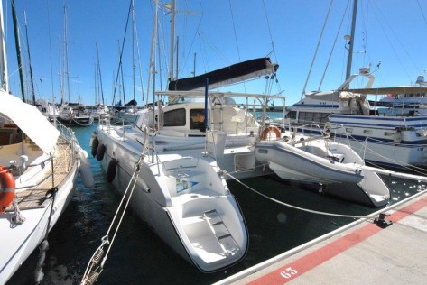 popa catamaran puerto Ibiza