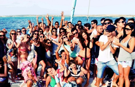 fiesta catamaran 100 personas Ibiza