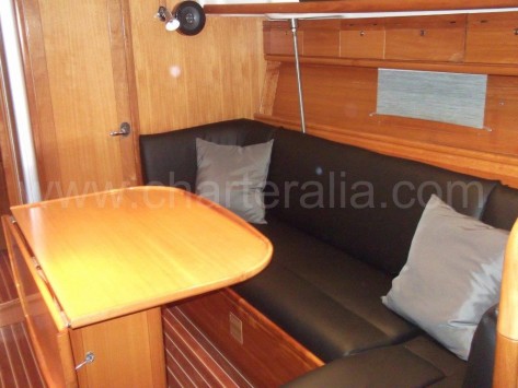 sofa salon barco Bavaria 37 Ibiza