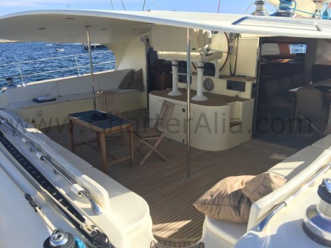 Grande banera a bordo Cat 210 barco para excursiones e Ibiza