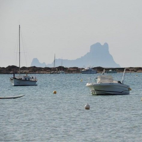 Es Vedrá desde Estany des Peix Formentera
