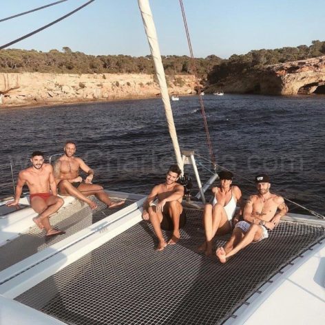 Spanish influencer Pelayo and his friends also had a great time in Ibiza on board the Lagoon 400 catamaran