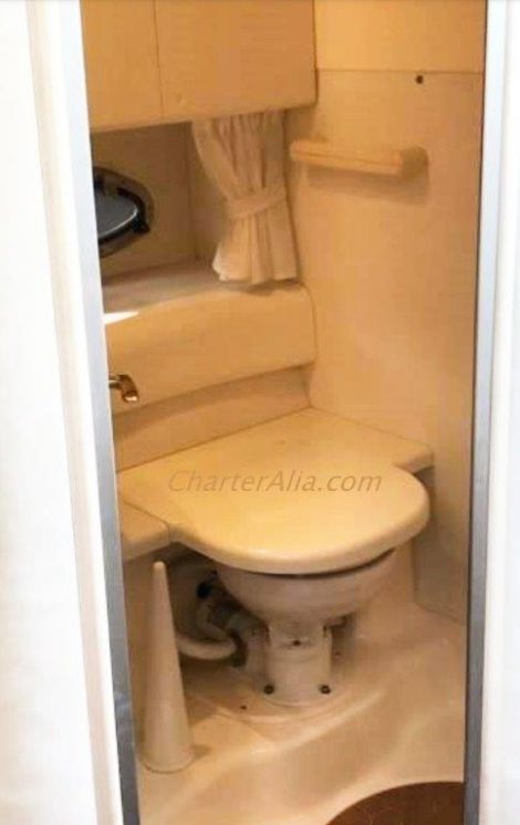 Toilette du cranchi 39 yacht de luxe