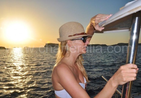 Tramonto da barca vela Ibiza