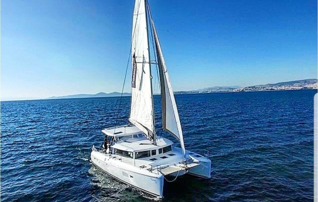 yacht catamarano vela