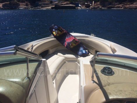 Sport acquatici in barca a motore Sea Ray in affitto a Ibiza e Formentera