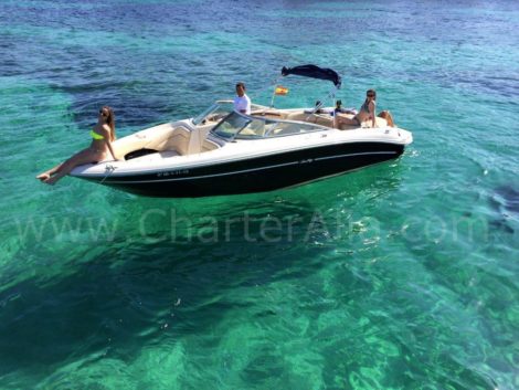Visualizza con drone della barca Sea Ray 230 in affitto a Formentera e Ibiza