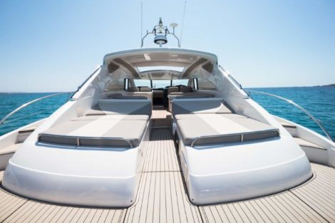 PRINCESS V65 lettino yacht di lusso ibiza