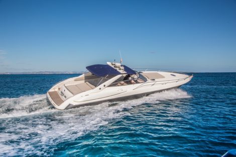 Vista generale Sunseeker 48 yacht di lusso in affitto Ibiza e Formentera