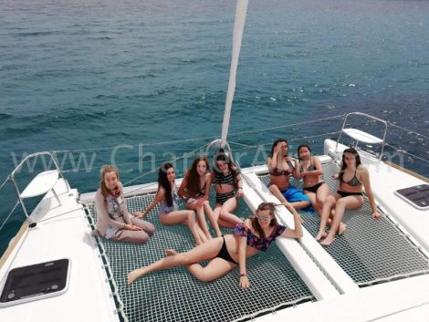 Catamaranexcursie voor een vrijgezellenfeest op Ibiza