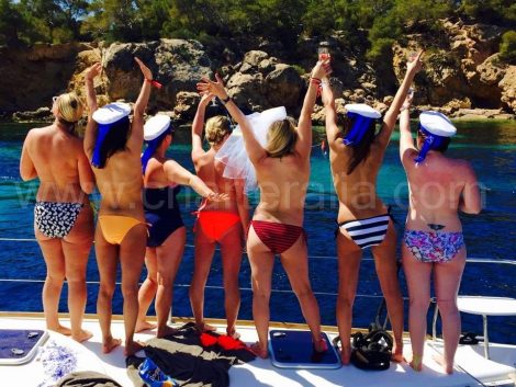 Vrijgezellenfeest in catamaran op Ibiza