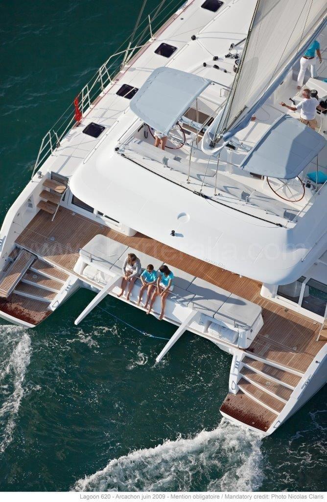 catamaran yacht huren