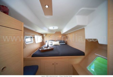Uma das duas cabines a re do catamara Lagoon 380 novo de 2019