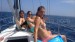 meninas velejando no iate em Eivissa
