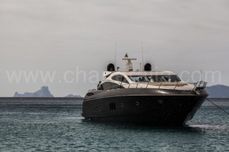 Aluguer de barcos em Ibiza Sunseeker Predator 82