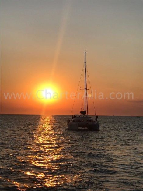 Por do sol inesquecível a bordo do catamara Lagoon 380 em Ibiza e Formentera