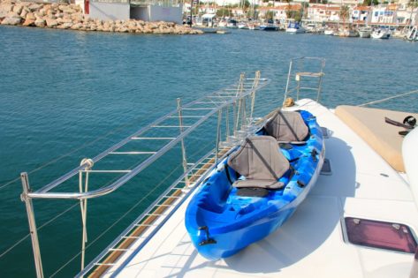 kayak doble para la diversion de grandes y pequeños alquiler Lagoon 620 en Ibiza y Formentera